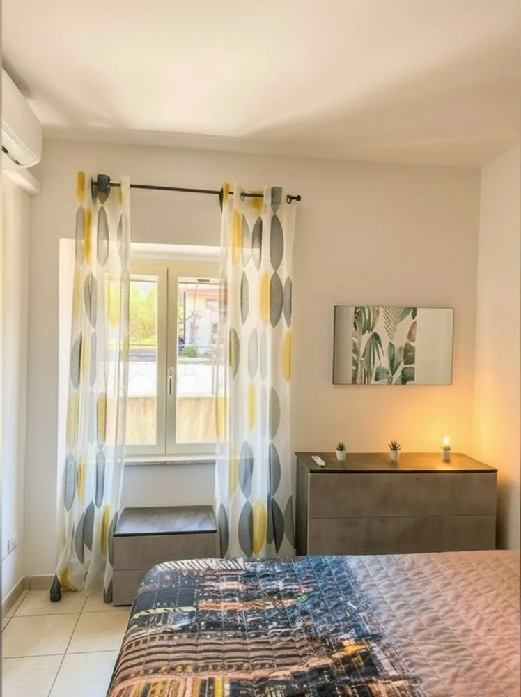 Casa Vichy, camera matrimoniale con finestra