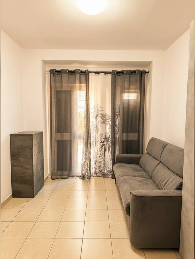 Casa Vichy, divano letto e cassettiera
